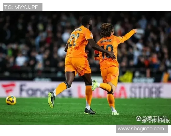 瓦伦西亚足球俱乐部明星球员的辉煌历程与成就解析